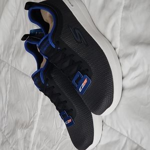 Mens athletic shoes